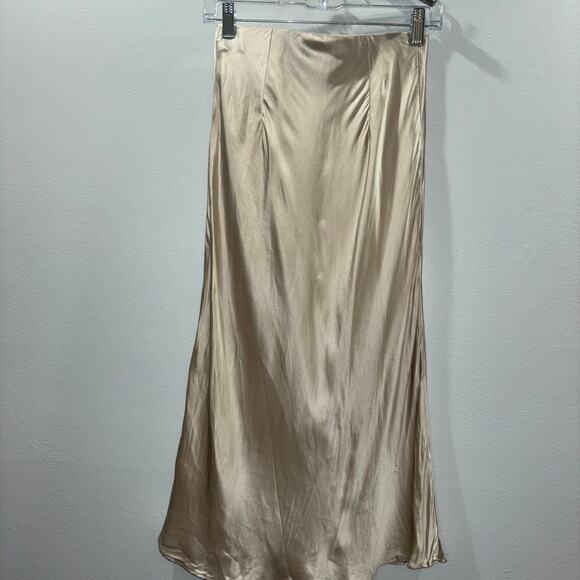 Quince Cream Mini Skirt - Picture 9 of 15